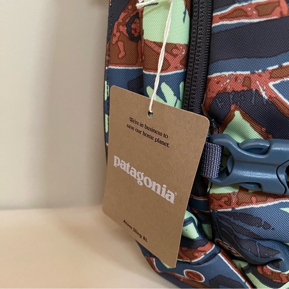 New Patagonia Atom sling backpack 🎒 size 8L - authentic - Picture 6 of 9